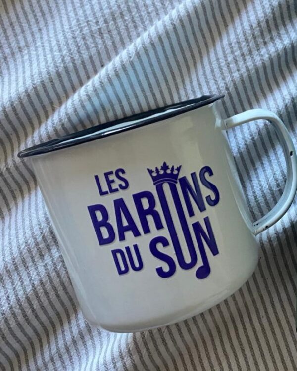 Mug émaillé — logo violet